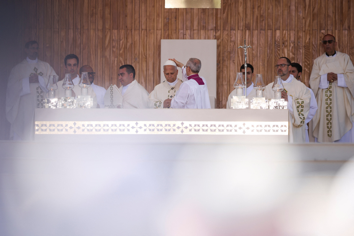 Pope Leo XIV attends the Holy Mass at Plaza de Cibeles, during his apostolic journey in Madrid, Spain, June 7, 2026. REUTERS/Alejandro Martinez Velez