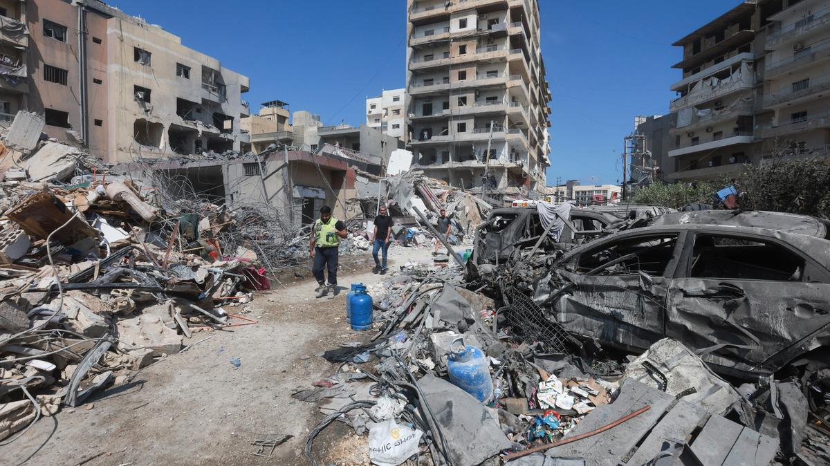People inspect the damage in the aftermath of an Israeli strike that hit near a hospital on Monday, in Tyre, Lebanon, June 2, 2026. REUTERS/Aziz Taher