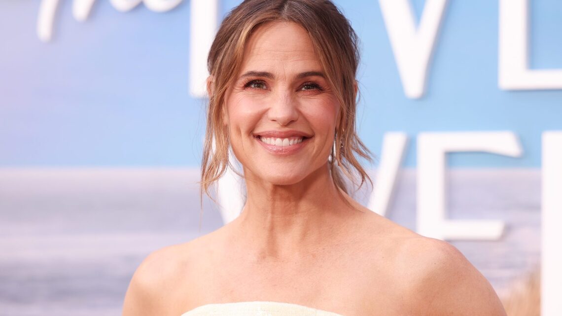 Jennifer Garner Is Making a Case for This Rich-Looking Sweater Color 