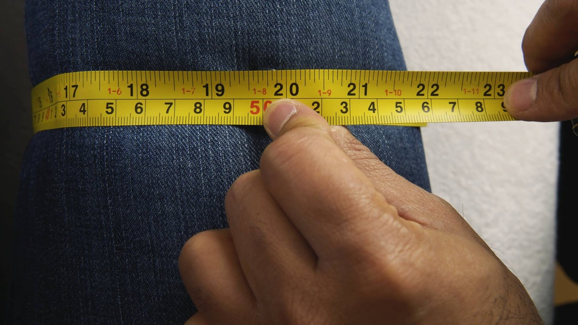 How to Lose Fat Without Losing Muscle: 5 Evidence-Based Tips