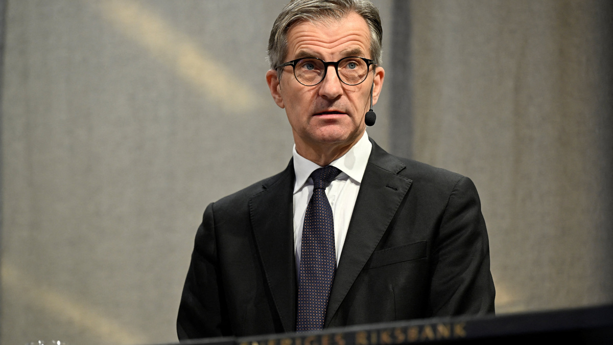 Riksbank Governor Erik Thedeen attends a press conference, after the announcement that Riksbank will leave the policy rate unchanged at 1.75 percent, in Stockholm, Sweden, December 18, 2025. TT News Agency/Pontus Lundahl  via REUTERS