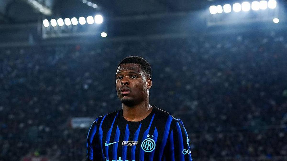  Denzel Dumfries would serve as Trent Alexander-Arnold's backup. | Giuseppe Maffia/NurPhoto/Getty Images 