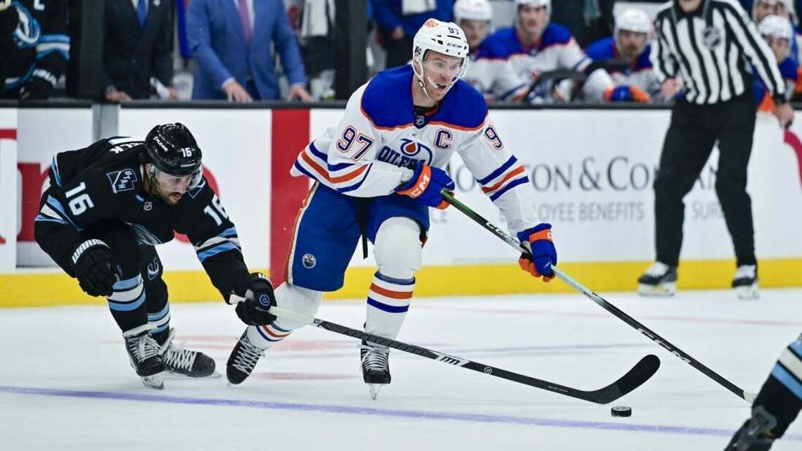 Five-point game for Connor McDavid helps Oilers rout Mammoth