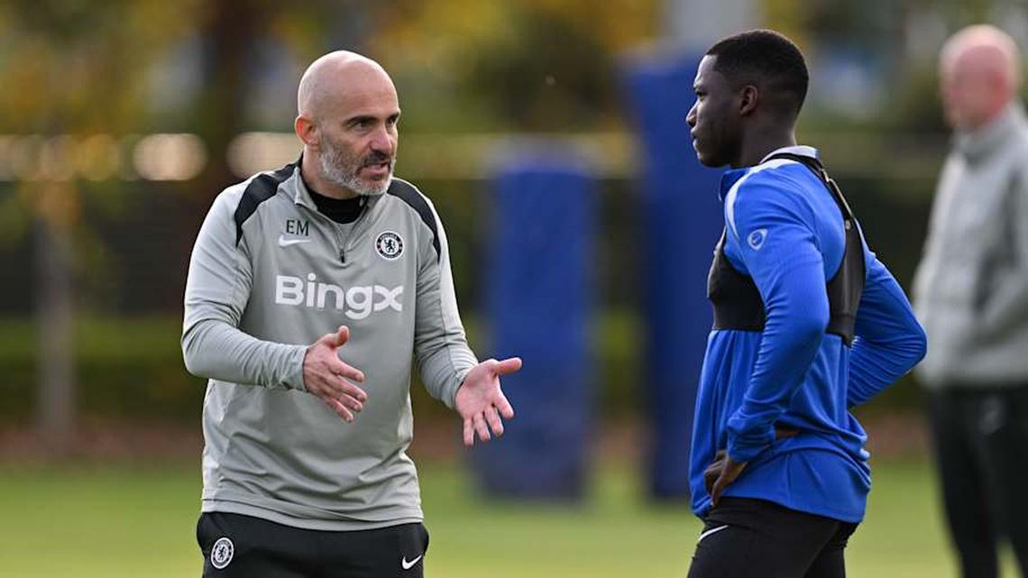  Enzo Maresca (left) was full of praise for Caicedo. | Darren Walsh/Chelsea FC/Getty Images 