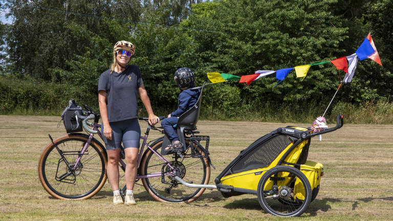 Mom cycles 1,000 miles across the UK with her kids