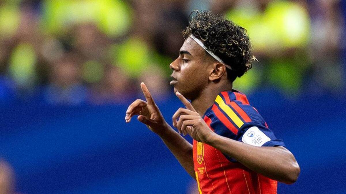  Lamine Yamal starts for the first time at a World Cup. | Pablo Garcia/Soccrates/Getty Images 