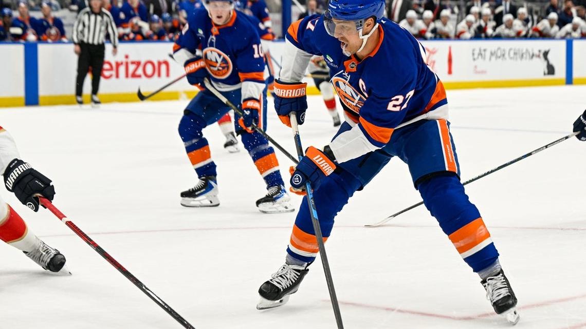 Anders Lee's game-winner downs Panthers, caps another Islanders comeback 