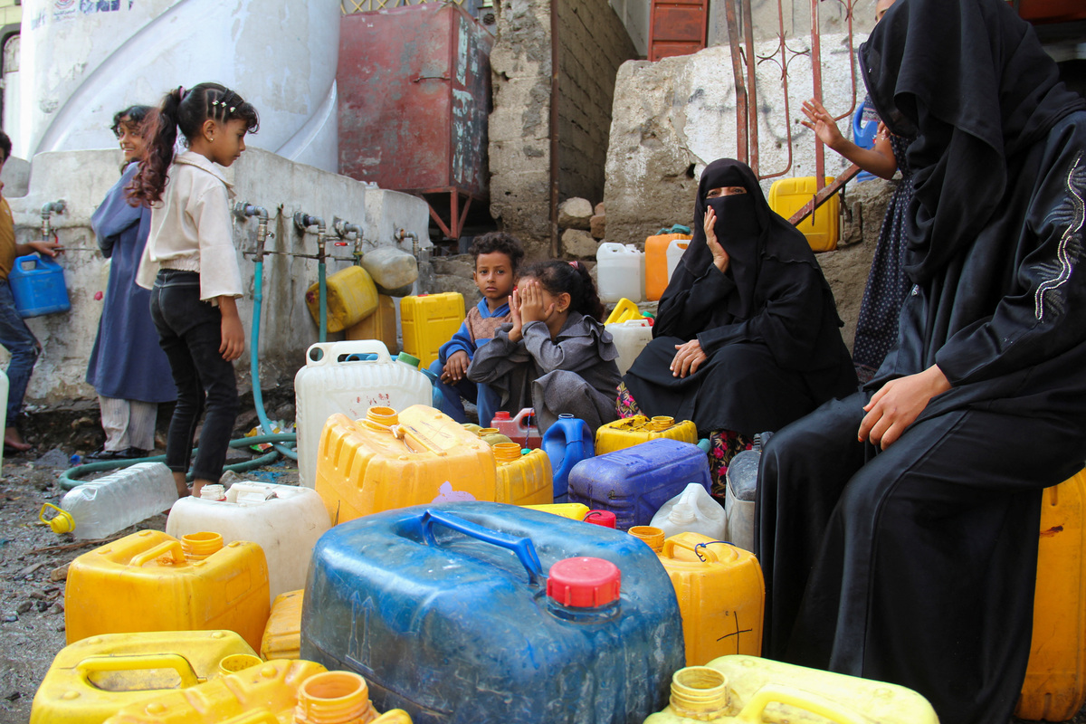 Water rationing, rubbish pile-up raise disease fears in Yemen's ...