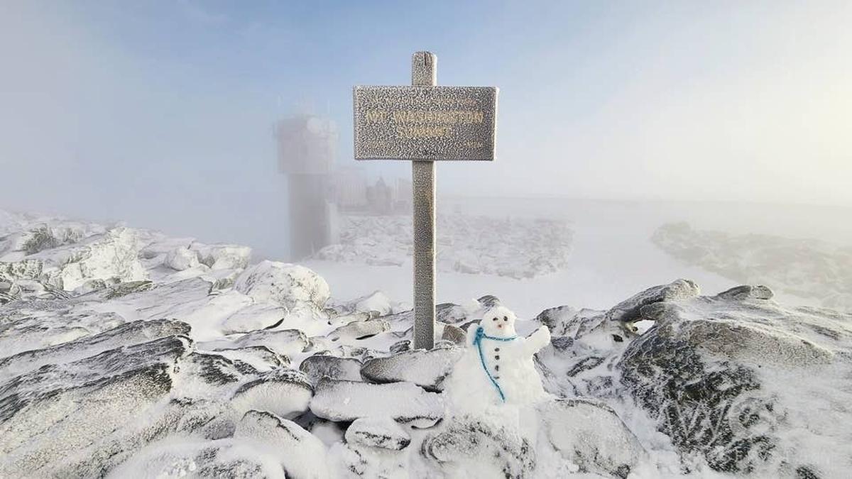  Snowfall on Mount Washington, June 1, 2026.