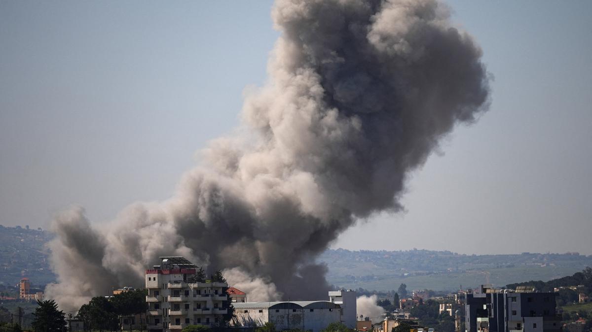 Smoke rises following an Israeli strike in Nabatieh, Lebanon, May 7, 2026. REUTERS/Stringer