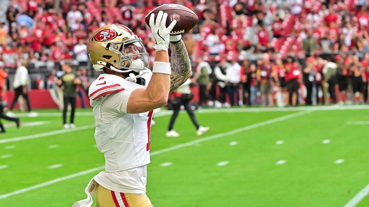  Nov 16, 2025; Glendale, Arizona, USA; San Francisco 49ers wide receiver Ricky Pearsall (1) warms up before the game against the Arizona Cardinals at State Farm Stadium. Mandatory Credit: Matt Kartozian-Imagn Images | Matt Kartozian-Imagn Images 