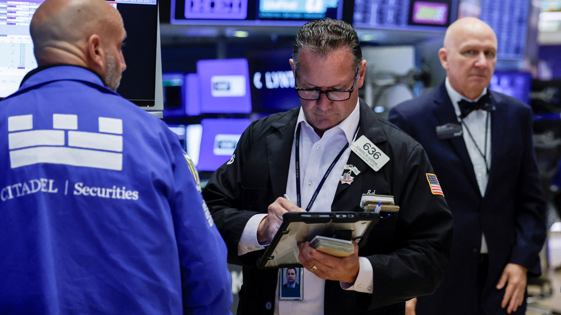 US stock futures muted as bond yields resume uptrend ahead of Walmart's earnings 