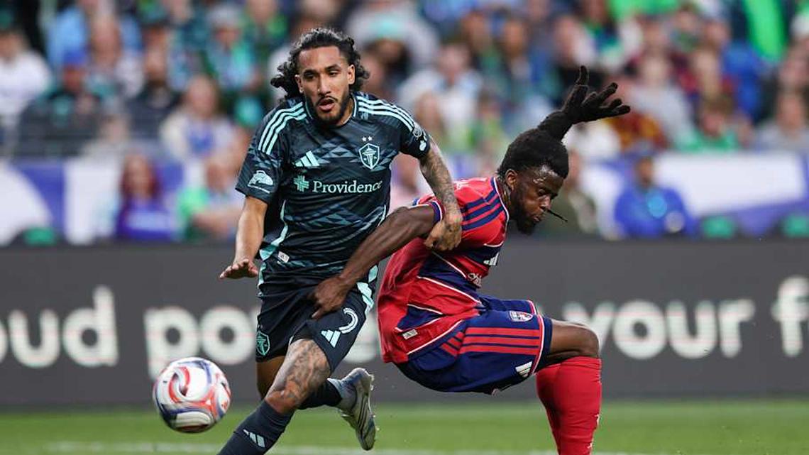  Jesús Ferreira (left) scored against his former club on Saturday. | Henry Rodenburg/Icon Sportswire/Getty Images 