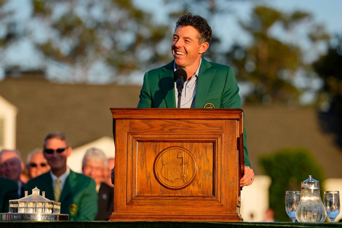  Rory McIlroy speaks during the green jacket ceremony after the final round of the Masters Tournament at Augusta National Golf Club. April 12, 2026; Augusta, Georgia. Credit: Kyle Terada-Imagn Images