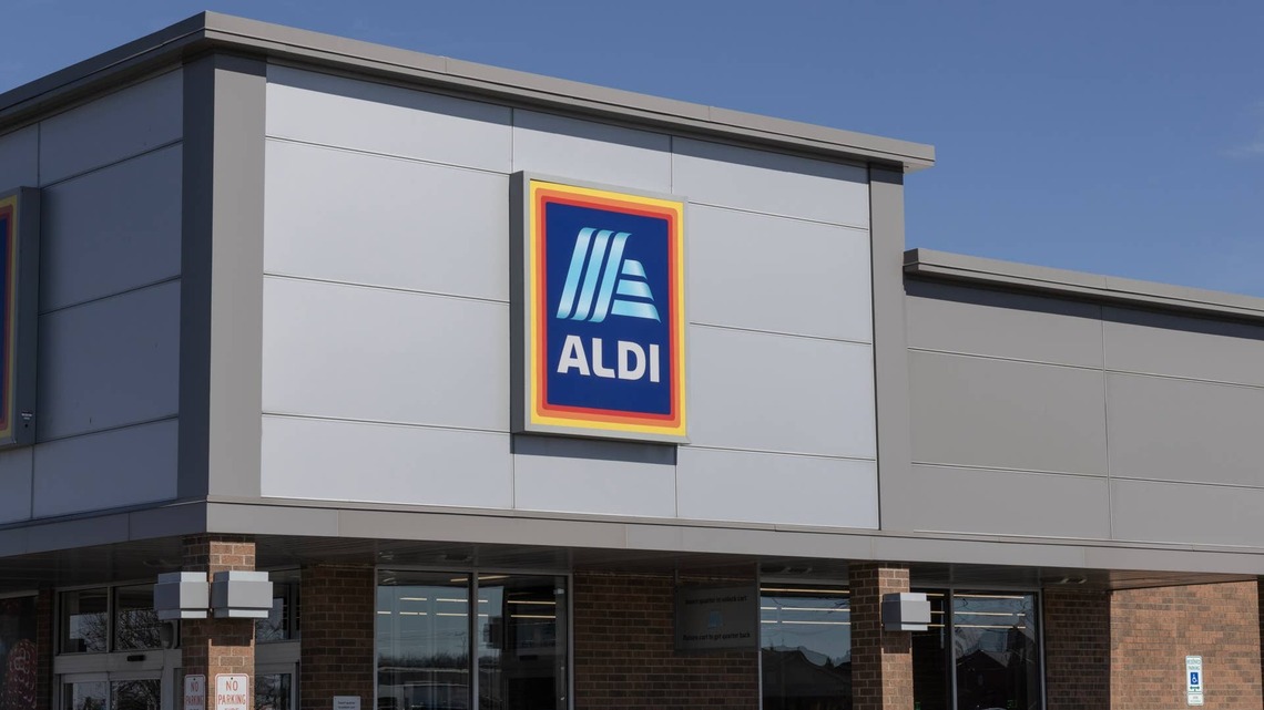 Aldi's $15 Foldable Yoga Mats Turn Your Home Into a Personal Studio 