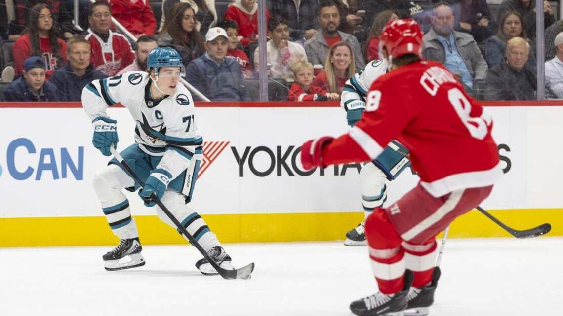 Red Wings rally late, beat Sharks in shootout
