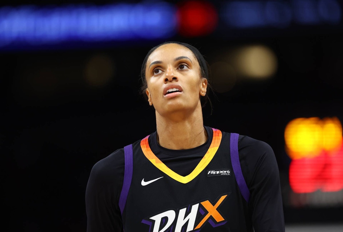  Phoenix Mercury forward DeWanna Bonner (14) Mark J. Rebilas-Imagn Images