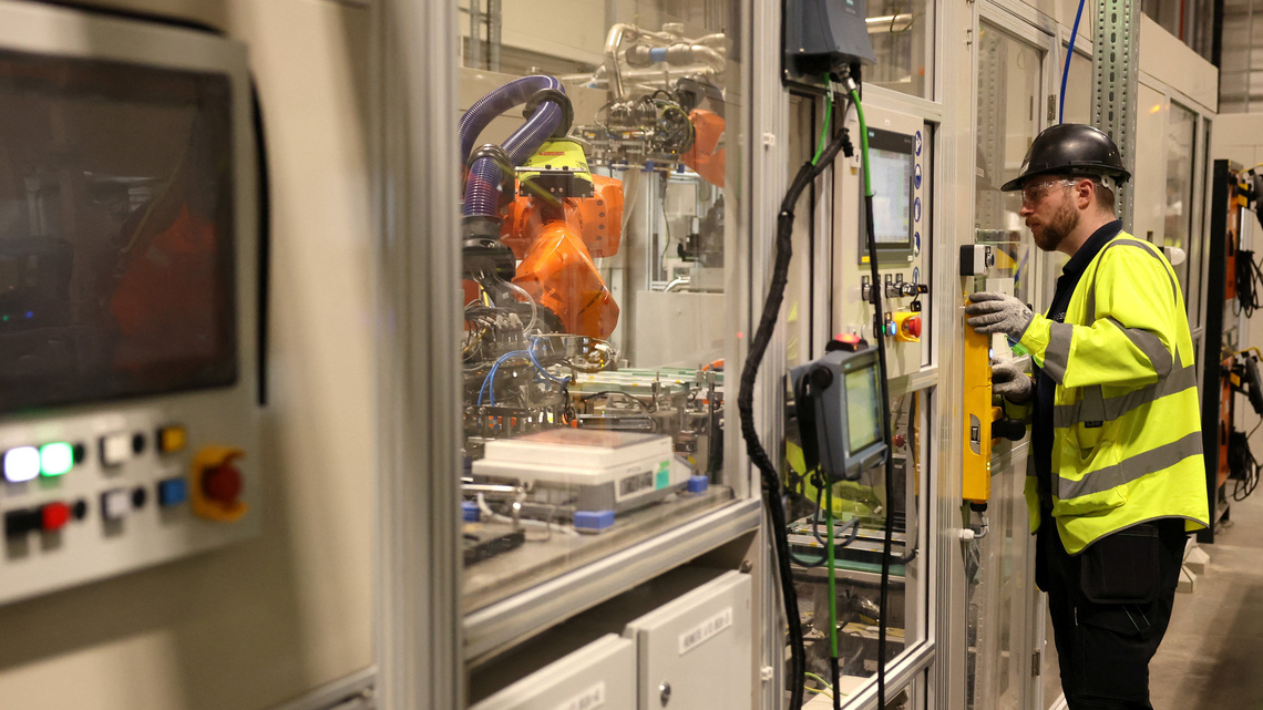 UK factory orders show best performance since November 2024, CBI survey shows 