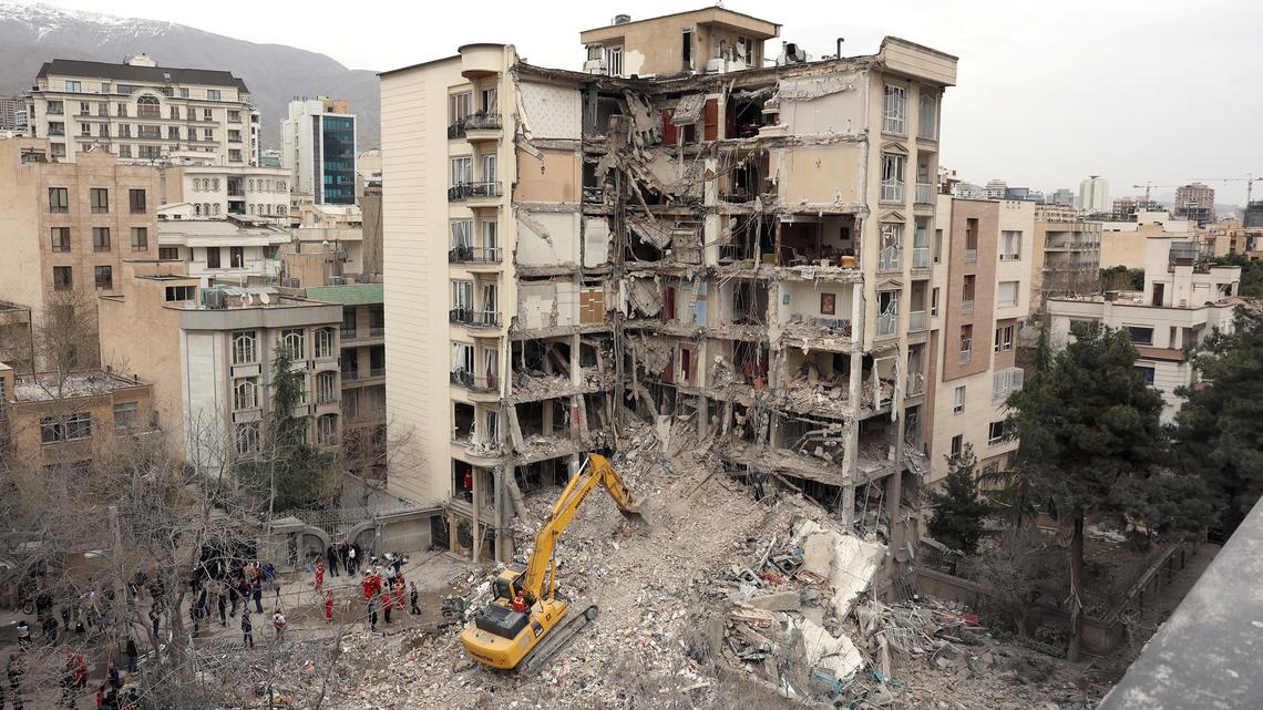 Trump delays energy facility strikes, sets 5 days for Iran talks