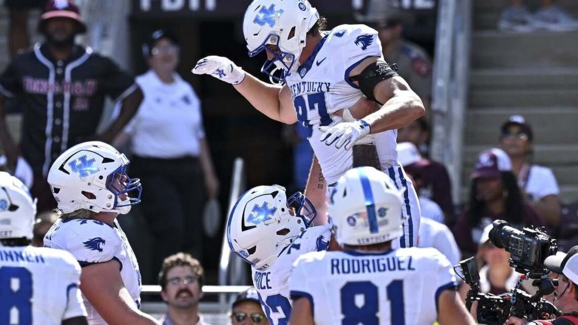 Kentucky stuns No. 9 Texas A&M with 21-point third quarter 