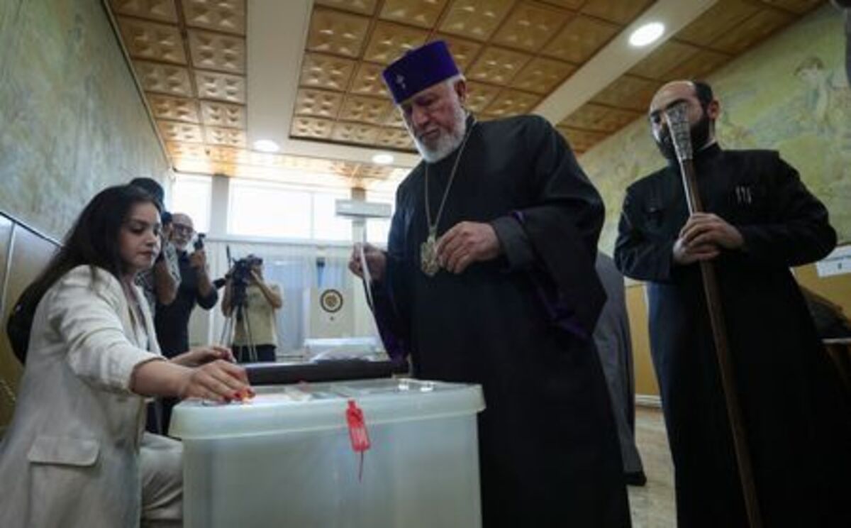 Catholicos Karekin II, head of the Armenian Apostolic Church, waits before casting a ballot at a polling station during a parliamentary election in Vagharshapat (Etchmiadzin community), Armenia, June 7, 2026. Vahram Baghdasaryan/Photolure via REUTERS