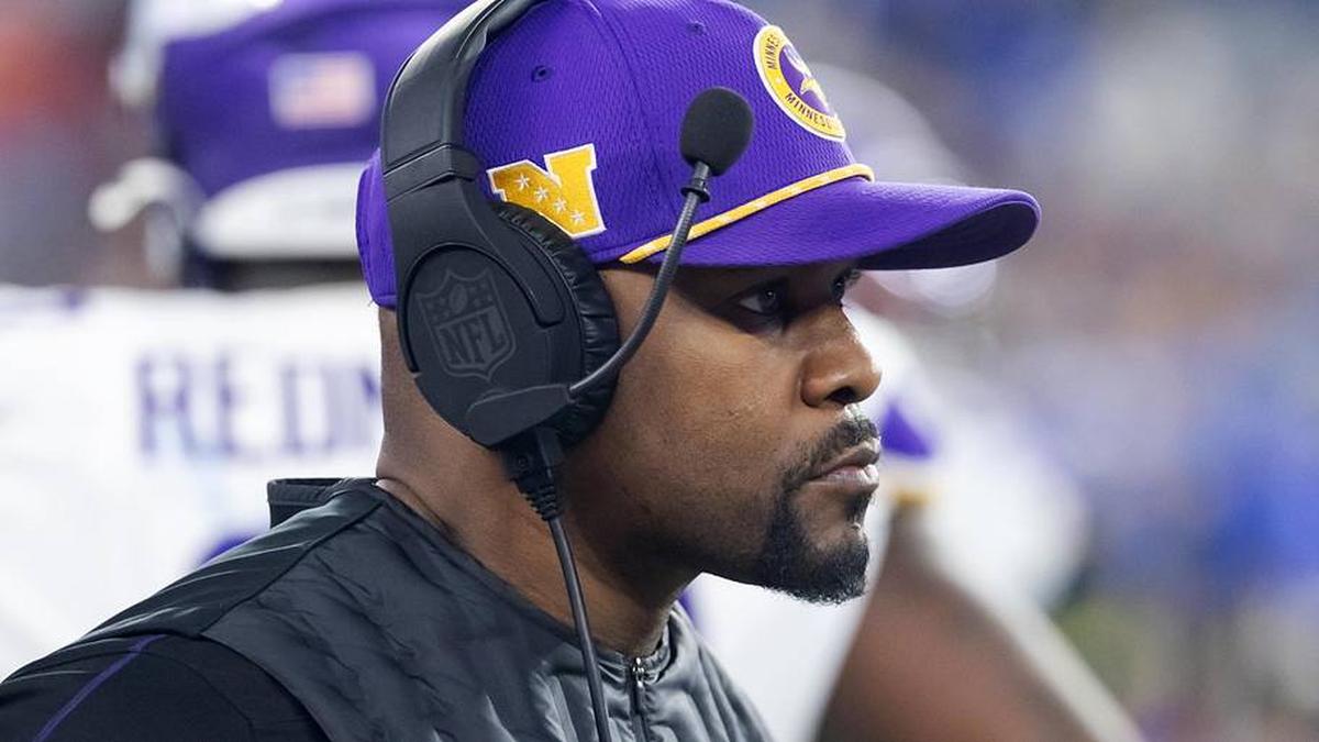  Vikings defensive coordinator Brian Flores's lawsuit has now reached the U.S. Supreme Court. | Mark J. Rebilas-Imagn Images 