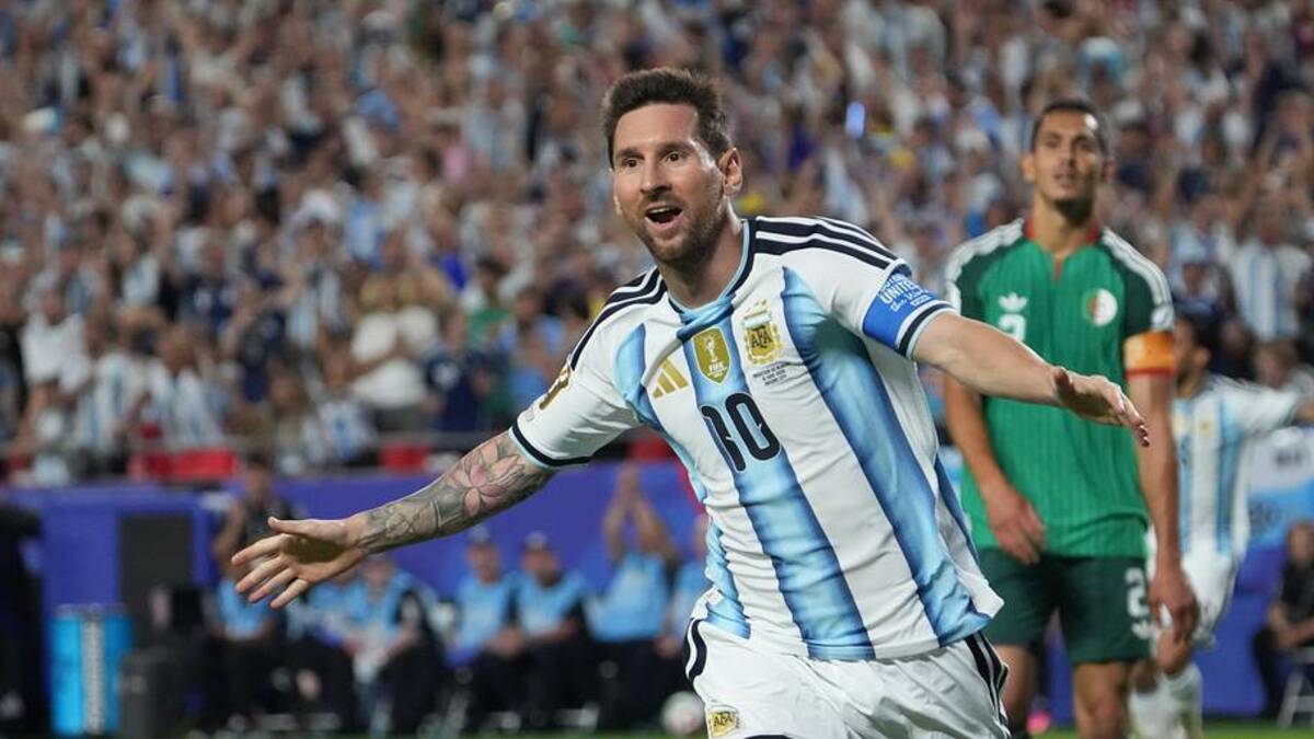  Messi is in pursuit of history. | Masashi Hara/Getty Images 