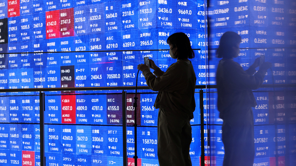 Asian shares climb ahead of US jobs data, Fed's Waller soothes bonds 