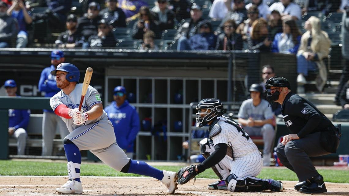 Blue Jays C Alejandro Kirk (left thumb) headed for surgery Tuesday 
