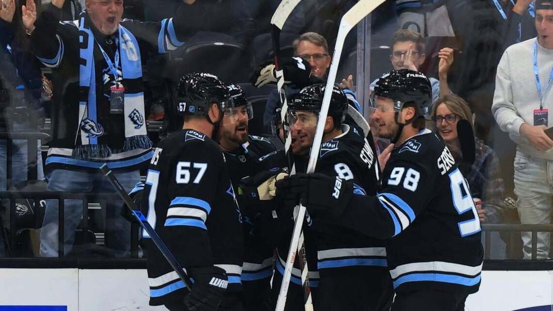 Five players score for surging Mammoth vs. reeling Penguins 