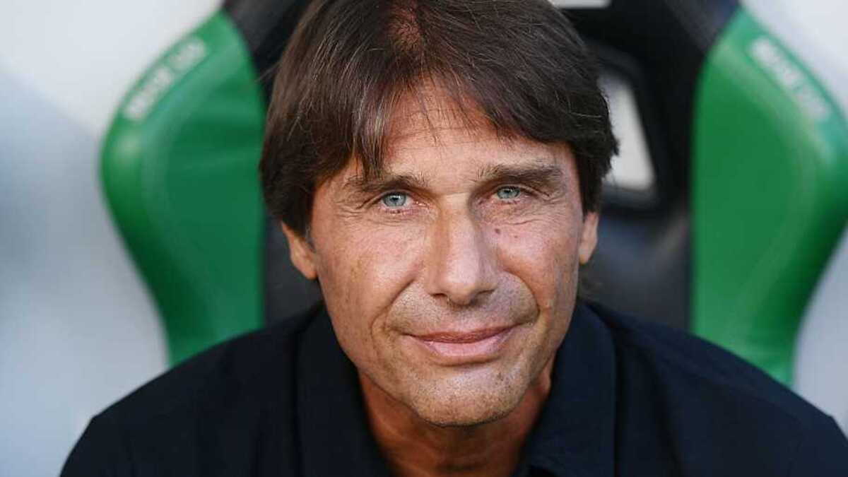  Antonio Conte loves playing a 3-4-3. | Alessandro Sabattini/Getty Images 