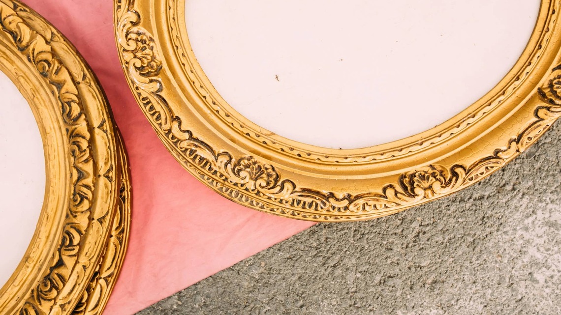 This Thrifter's $30 Fireplace Mirror Looks Like an Expensive Antique 