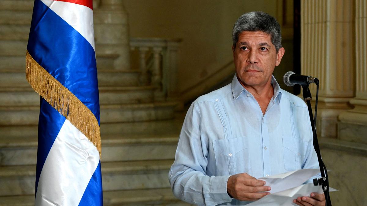In an interview with the Los Angeles Times, Cuban Foreign Vice Minister Carlos Fernandez de Cossio said that the Trump administration has triggered a humanitarian crisis and that the U.S. should solve its own problems before imposing its will on the hemisphere.