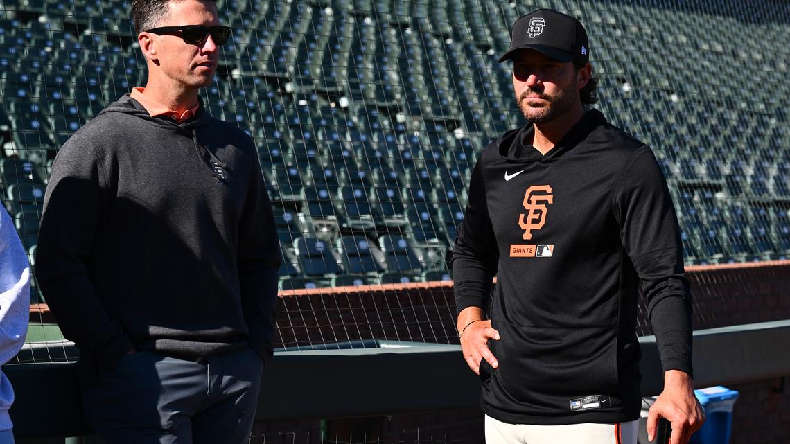 Commentary: Buster Posey's immunity makes Giants manager Tony Vitello a sitting duck