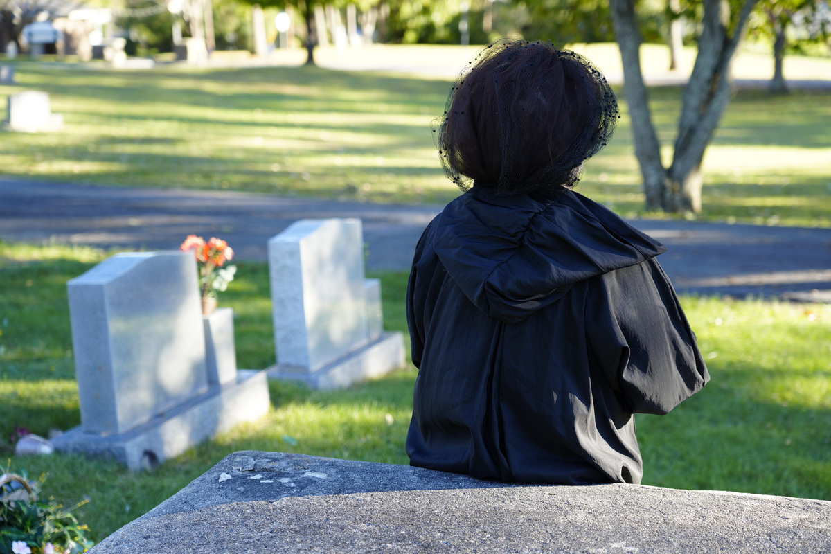 Voices of Oakdale theatrical tour tells the stories beneath the stones ...