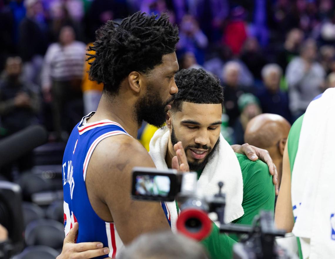  Philadelphia 76ers center Joel Embiid (21)