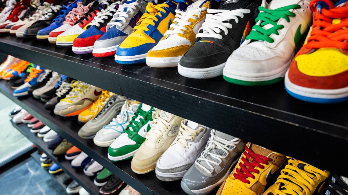 Nike closes stores on both U.S. coasts