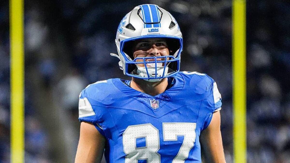 Detroit Lions tight end Sam LaPorta (87) warms up ahead of the Cleveland Browns game at Ford Field in Detroit on Sunday, Sept. 28, 2025. | Junfu Han / USA TODAY NETWORK via Imagn Images 