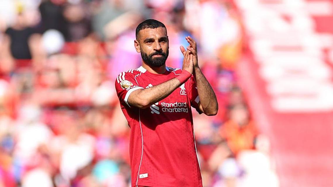  Salah was immediately aware of the situation. | Robbie Jay Barratt/AMA/Getty Images 
