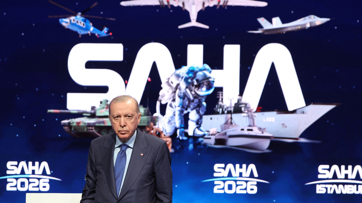 FILE PHOTO: Turkish President Tayyip Erdogan attends the closing event of the SAHA 2026 International Defence and Aerospace Exhibition in Istanbul, Turkey, May 8, 2026. REUTERS/Murad Sezer/File Photo