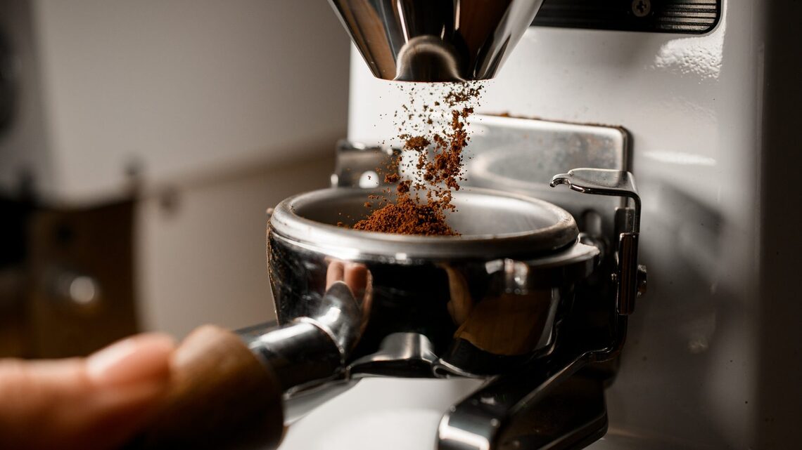 11 Highly Rated Espresso Machines With Built-In Bean Grinders, All on Sale at Amazon 