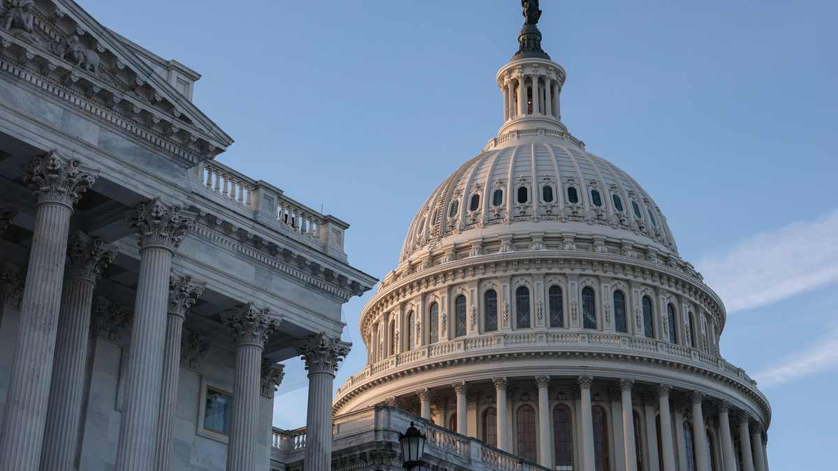 The sun sets on the U.S. Capitol building, on Capitol Hill in Washington, D.C., U.S., January 30, 2026. REUTERS/Kylie Cooper