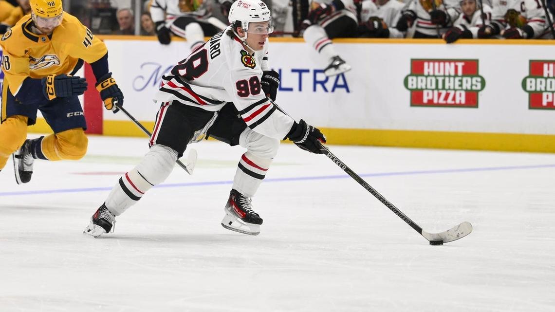 Scuffling Blackhawks, Avalanche hoping for turnaround 