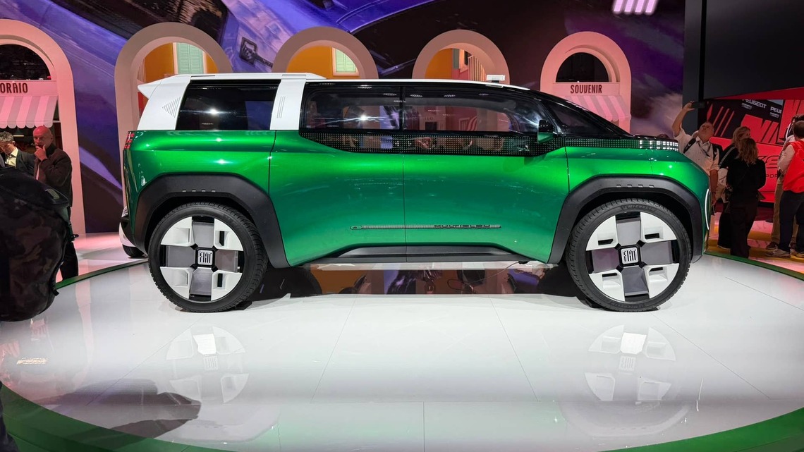 Fiat's Wild New Multiplay Concept Turns a Family Car Into a Pickup