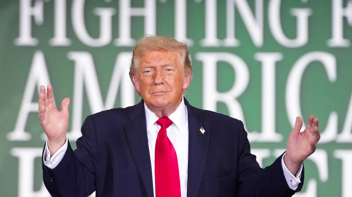 U.S. President Donald Trump attends an event at Custer Farms in Chippewa Falls, Wisconsin, U.S., June, 5, 2026. REUTERS/Nathan Howard