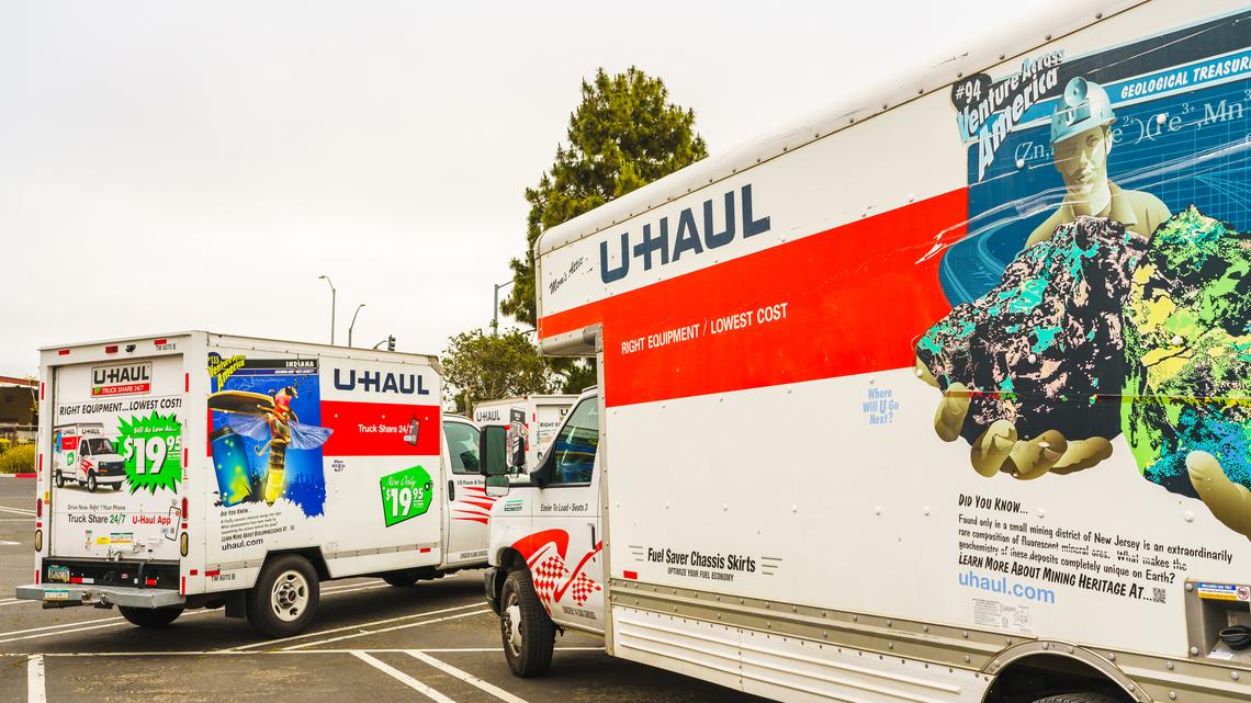 Who's moving to WA, and who's leaving? Here's what the data shows