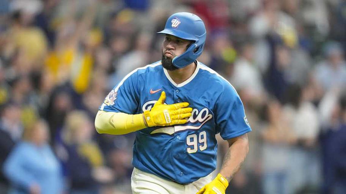  Milwaukee Brewers designated hitter Gary Sanchez (99) reacts after hitting a home run during the seventh inning against the Washington Nationals at American Family Field. | Jeff Hanisch-Imagn Images 