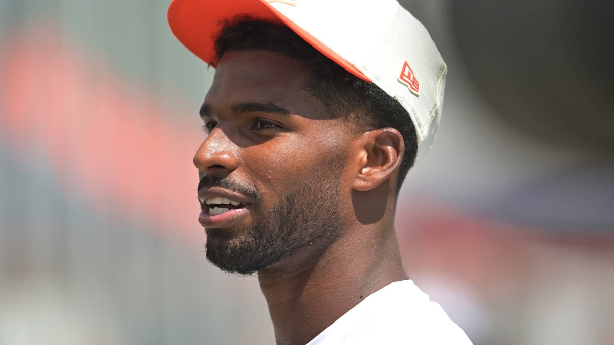 Shedeur Sanders flipped from Florida Atlantic to Jackson State in 2020 to play for Deion Sanders; he won the Jerry Rice Award as the nation's top FCS freshman the next year