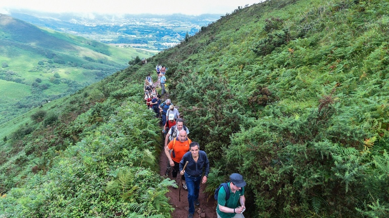 Why Gen Z Is Ditching Bars and Dating Apps for Hiking Clubs in 2026 