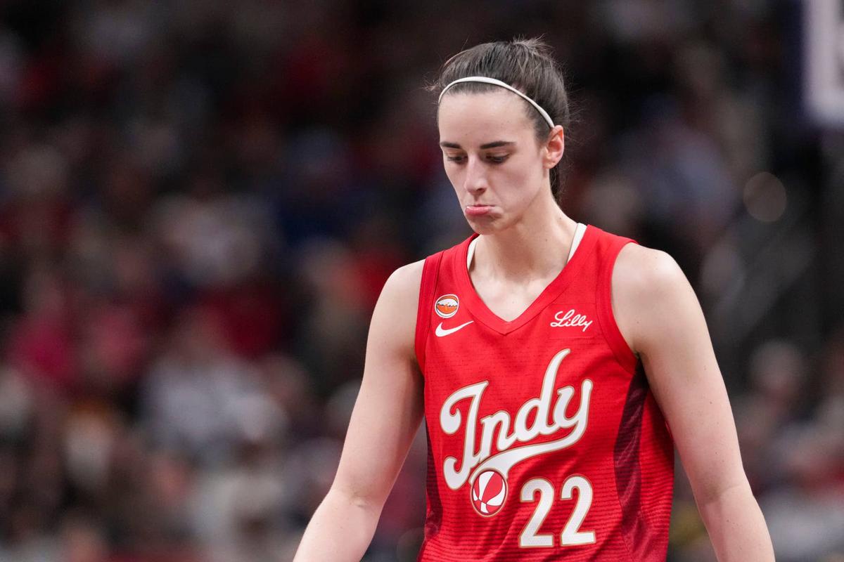  Indiana Fever guard Caitlin Clark (22) reacts after missing a basket. Grace Smith/IndyStar / USA TODAY NETWORK via Imagn Images